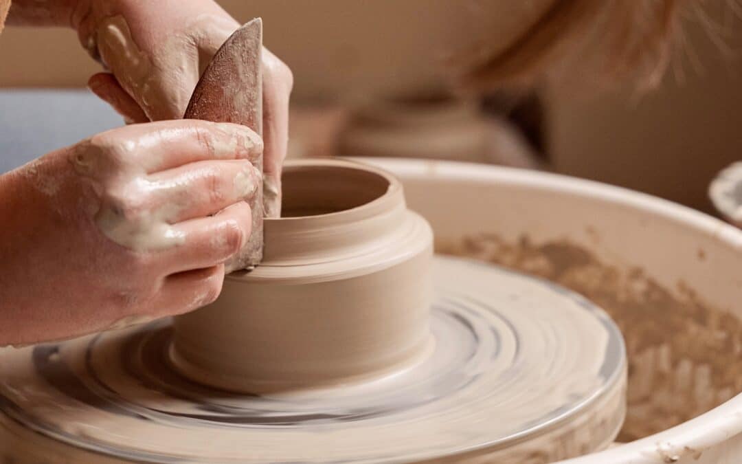 La céramique artisanale : entre savoir-faire ancestral et décoration moderne