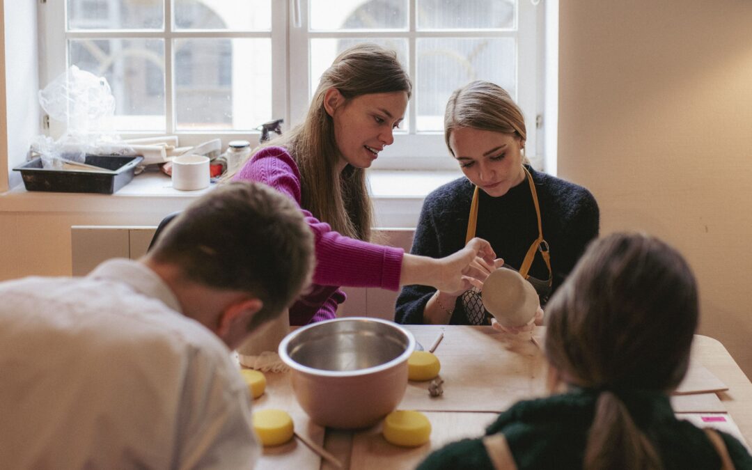 Bienfaits de la céramique sur le mental : pourquoi modeler apaise l’esprit