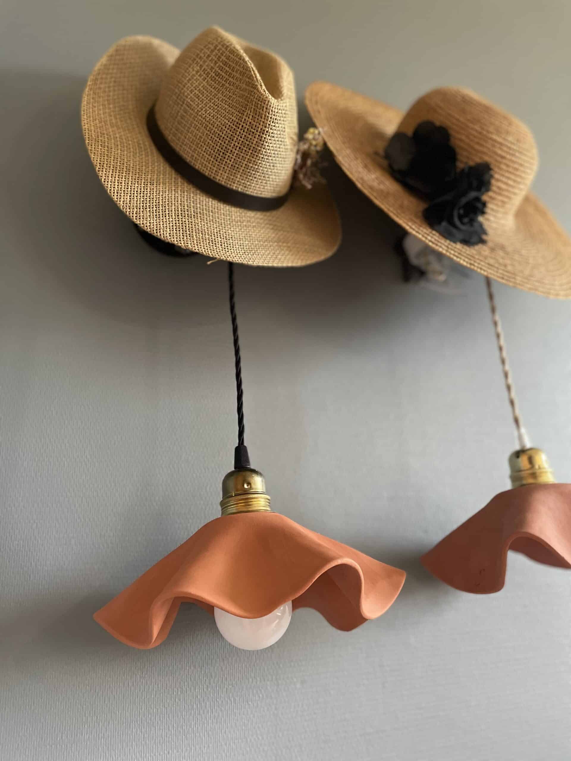 Suspension carolina en grès terracotta Sidonie création 1